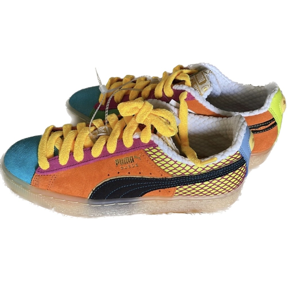 PUMA Unisex Suede Classix Out of Season sneaker